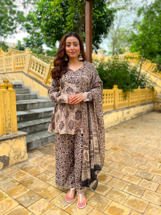 Noor-e-Naqsh suit set